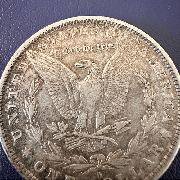 1882 Morgan Silver Dollar | 90% Silver | Heavily Worn | 26.5g - Picture 6 of 7